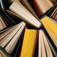 Топ книги за всеки жанр и интерес през последната година