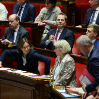 Френските законодатели приеха бюджета за социално осигуряване с минимална преднина