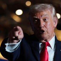 Тръмп: Крим е красив, ограден от четири страни от океан. Обама го даде на Путин. Размерът на Русия ще надделее