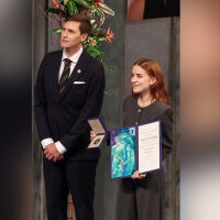 Носителката на Нобела за мир не успя да вземе сама приза, прие го нейната дъщеря