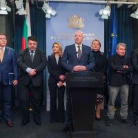 Оставката на кабинета „Желязков“: Как реагира опозицията?