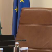 Кандидатите за служебен премиер в "домовата книга" на президента: Не искат да коментират "хипотези"