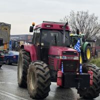 Блокадите на фермерите в Гърция: Колко струват фермерските протести и как влияят на пазара?
