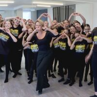 Среща с момичетата от Estrella, които „запалиха“ сцената на „България търси талант“