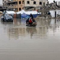 След проливни дъждове и мащабни наводнения: Предупреждения за “сложна хуманитарна катастрофа” в Газа
