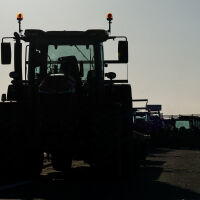 Десети ден протест: Фермери блокират пътища в Сърбия