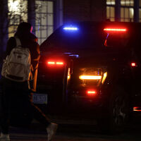 Мъж уби сина си и бившата си жена при стрелба в университета „Браун“ 