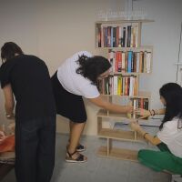 Какво е „библиотерапия“ и как престоят в болница у нас може да бъде по-приятен?