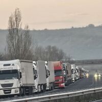 Около 27 км е опашката от тирове на излизане от страната при „Капитан Андреево“ (СНИМКИ)