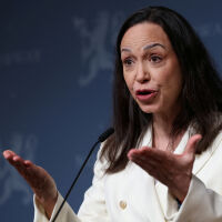 Нобеловият лауреат за мир Мария Мачадо е счупила прешлен при бягство с лодка от Венецуела