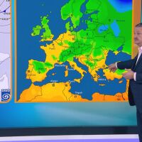 Кална, вместо снежна Коледа: Топъл и сух декември в прогнозата на проф. Рачев