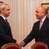 Костадинов пред Радев: Избори през март са съвсем постижими