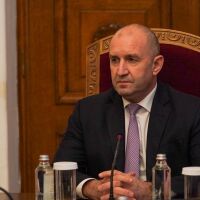 НА ЖИВО: Трети ден консултации - БСП при президента Румен Радев