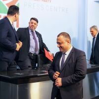 Изпълнителното бюро на БСП подава оставка, без председателя Атанас Зафиров