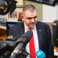 Делян Пеевски призова Румен Радев да присъедини България към Съвета за мир