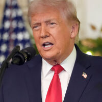 Сенатът ограничи с резолюция военните правомощия на Тръмп