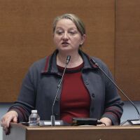 Парламентът реши: Родителите на деца до 12 г. могат да са на гъвкаво работно време през цялата година