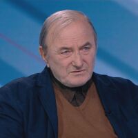 Психиатър: Пеевски създаде образ на Цезар на политическата сцена, арогантността му ще го приключи