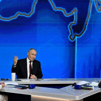 Путин: Русия иска да сложи край на войната в Украйна с мирни средства