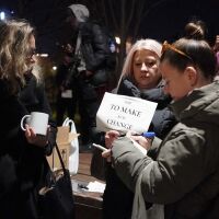 Протест пред сградата на bTV в подкрепа на Мария Цънцарова и Златимир Йочев