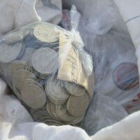 Килограми монети: В БНБ ги обръщат в левови банкноти, а след първи 1 януари - същите в евро