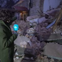 Дни преди Рождество: Посред бял ден се срути кула към древен храм 