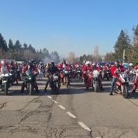 Дядо Коледа на мотор: Празнично мотошествие изпълни улиците на София