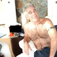 Снимки на Епстийн с детски крака в кадъра предизвикаха нови възмущения