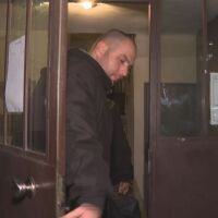 Съседи на директора на 138. училище са готови да го бранят, освобождаването му -  повод за политически пререкания