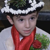 От невръстна детска възраст до старини: Къде коледарите танцуват със саби и с шпори?