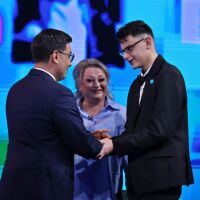 Историята на Петя и Влади: От дома за изоставени деца до майчината прегръдка