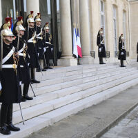 Трима отиват на съд за откраднатите сребърни прибори и сервизи от Елисейския дворец