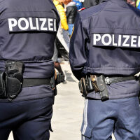 Спор между роднини в мол във Виена ескалира, седем полицаи са ранени