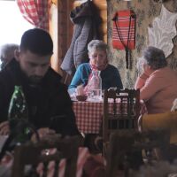 Празнуване в чужбина: Около 180 000 души ще бъдат извън България за Коледа и Нова година