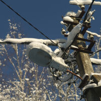 Коледният сняг прекъсна тока в десетки населени места у нас