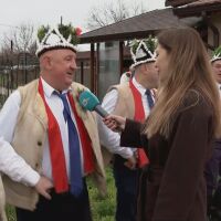 Танцуващите коледари от Ямбол – традиция със саби, предавана през поколения