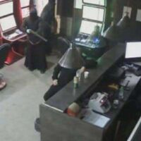 Стрелба във въздуха в игрална зала в Хаджидимово, двама души са ранени