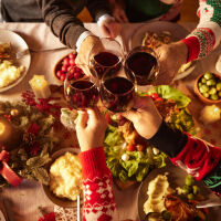 Колко крачки трябва да направим, за да изгорим калориите от празничните храни и напитки?