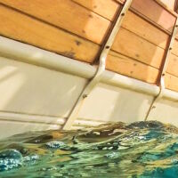 Четирима испански туристи са в неизвестност след потъването на дървена лодка