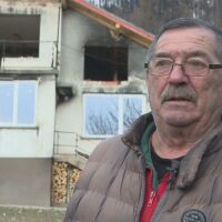 „Сега ми е хол, стая, спалня и кухня“: Среща със Стефан, чиято къща изгоря през лятото