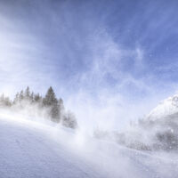 Ураганен вятър в планините - на места поривите ще са над 100 км/ч