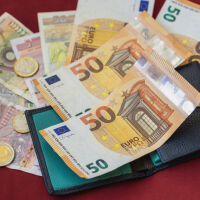 „Гардиън“: Политическо напрежение и руска дезинформация по пътя на България към еврозоната