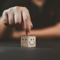 Българите за 2025 г.: По-скоро щастлива в личен план, но не особено добра за страната