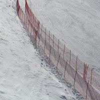 Мъж с моторна шейна блъсна дете на пистата в Банско и избяга