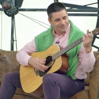 MasterChef Виктор Ангелов за романтиката, китарата и пътя 