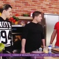 Симеон, Стефан и Аврам готвят ястия по българския джоб