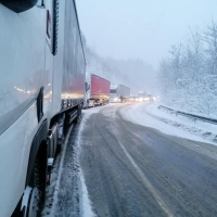 Затвориха Прохода на Републиката, има аварирал тир 
