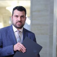 Георг Георгиев след руските самолети: Реагираме изключително враждебно и агресивно към нарушаване на въздушното пространство