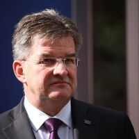 След разкрития за Епстийн: Съветникът по националната сигурност на Словакия подаде оставка