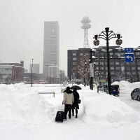 Над 4 метра сняг: Зимата в Япония взе 30 жертви